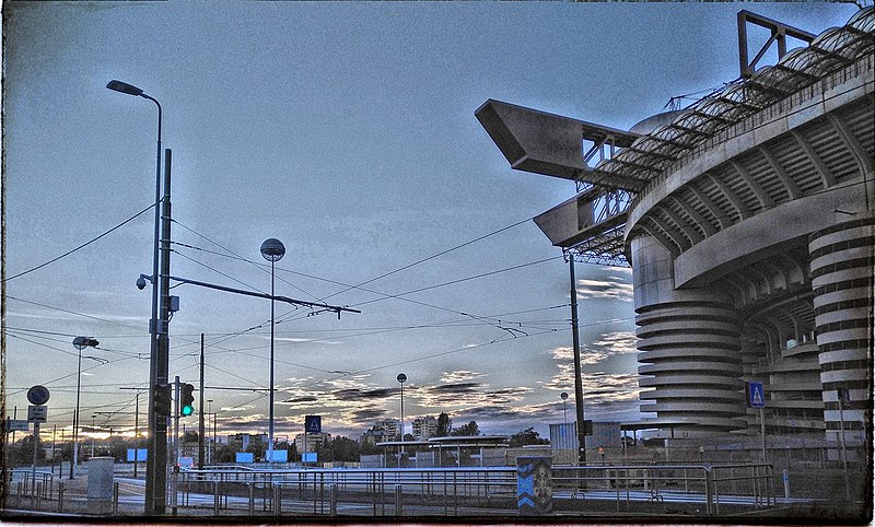 Archivo:San Siro.jpg