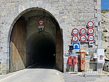 Tunnel in Col du Galibier, France Signalisation routiere entree sud tunnel du Galibier.jpg