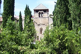 Torre-pórtico románica de la antigua Colegiata de Valladolid. Se ve la parte trasera que daba sobre la nave de la iglesia