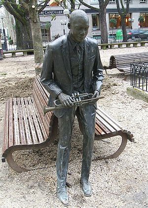 bronze statue dedicated to Wynton Marsalis at ...