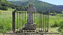 En souvenir de Benjamin Moulis assassiné en ce lieu en 1920.