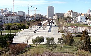 Tour Méditerranée (et Parc du 26e Centenaire au premier plan) (2009)