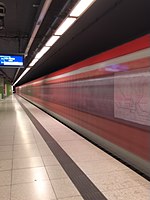 Bahnsteig des S-Bahnhofs Heimfeld im November 2022