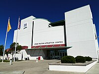 A Stan Fulton Athletics Center főbejárata