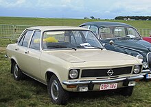 Opel Ascona A, בתצורה 4 דלתות