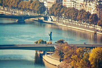 グルネル橋と自由の女神像, 2011年 (Le pont de Grenelle et la statue de la Liberté, en 2011.)