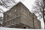 Slottsfjellskolen fra 1884 ble nedlagt i 1982, men ble senere tatt i bruk av Teie videregående skole. Foto: Peter Fiskerstrand, 2014