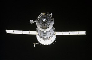 Sojuz TMA-4 lähestymässä ISS-avaruusasemaa.