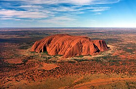 Vue aérienne d'Uluru.