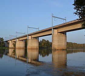 Image illustrative de l’article Viaduc de la Loire (LGV Atlantique)