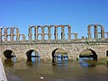 Római híd és a vízvezeték az Albarregas folyó fölött