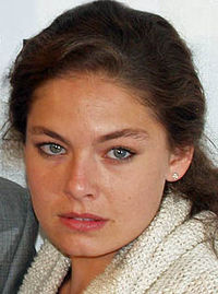 Alexa Davalos