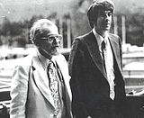 Josef Allen Hynek (1910-1986) et Jacques Vallée (à droite)