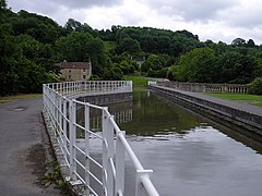 Avoncliff - Kanalo Aqueduct.jpg