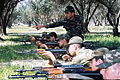 Soldaten der Armee Aserbaidschans beim Schießtraining (April 2006)