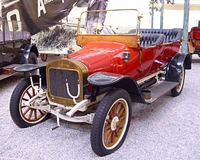 Une automobile Barré de 1912.