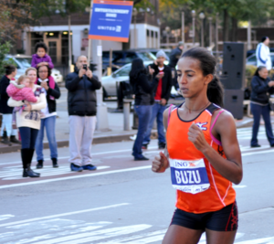 Бізунеш Деба на Нью-Йоркському марафоні 2011 року
