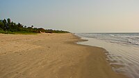 החוף הצמוד לעיר ולגבול עם גינאה-ביסאו