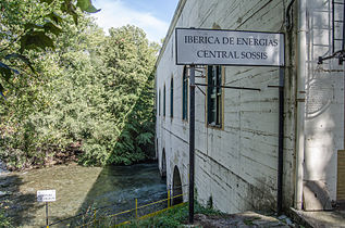 Central de Sossís. Edificio y salida del agua.