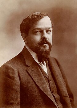 Claude Debussy, ĉ. 1908 (foto de Félix Nadar)