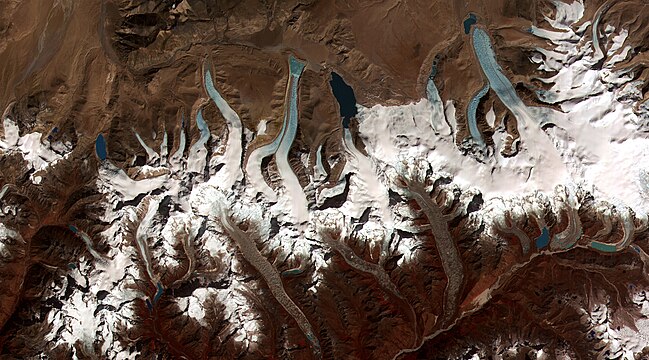 نمایی ماهواره‌ای که دریاچه‌های یخچالی هیمالیای بوتان را نشان می‌دهد.