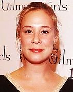 Liza Weil jwe kòm Paris Geller