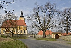 kostel svatého Bartoloměje a památná lípa