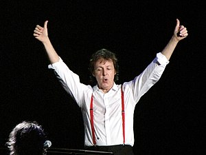 English: Paul McCartney @ FedEx Field, Landove...
