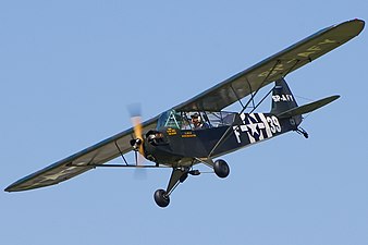 Piper Cub Goraszka (cropped).JPG