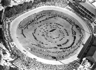 Vue aérienne de l'exposition du bétail à l'Ekka de 1958.