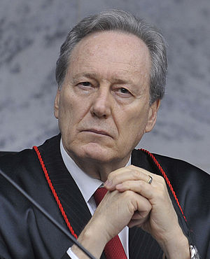 Português: O presidente do Tribunal Superior E...