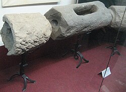 Фрагмент каменного водопровода Эребуни. 8 век до нашей эры. Протяженность трубопровода составляла 15 км