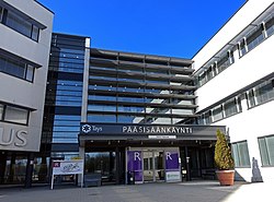 Entrance of the Tampere University Hospital (TAYS) in Tampere, Finland TAYS pasisaankaynti.jpg