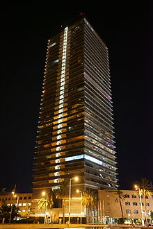 Torre Mapfre by night.JPG