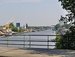Twentekanaal through Hengelo