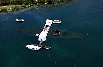 Memorijalni muzej Arizona u Perl Harboru, sagrađen iznad bojnog broda USS Arizona, koji su 7. decembra 1941. potopili Japanci.