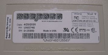 Задняя часть клавиатуры Unicomp UNI0P46, произведённой в 2005 году, восстановленной в 2009-м
