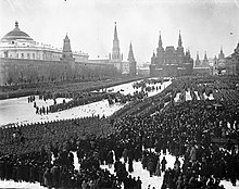 The Russian Revolution led to the replacement of the autocratic Russian Empire with the autocratic Soviet Union. Parad revoliutsionnykh voisk na Krasnoi ploshchadi.jpg