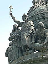 Vladimiro el Grande en el monumento Milenario de Rusia en Nóvgorod
