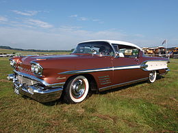 Una Pontiac Bonneville del 1958