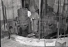 מפעל בבני ברק, מאי 1949