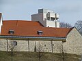 Umgebaute Vorburg und neuerrichteter Turm der Kernburg