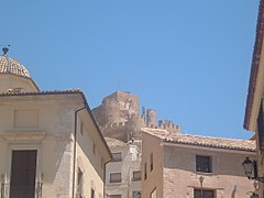 Castillo desde la plaza de la Constitución