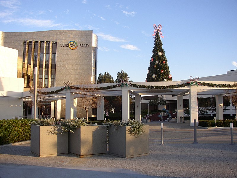 800px-Cerritos_Library_1.jpg