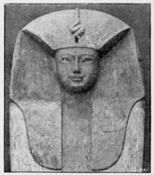 Busta faraona na sakofágu s mumií