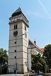 Dačice, Göthova, věž a kostel sv. Vavřince (2013-07-24; 01).jpg
