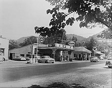 Downtown Thorn Hill alongside old U.S. Route 25E, circa 1940s