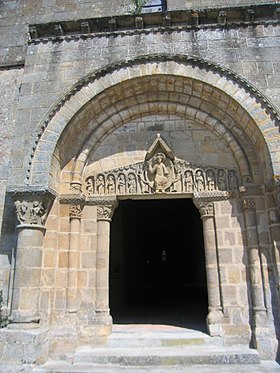 Porche de l'église Saint-Julien