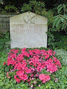 Karl Schweri (1917–2001) Detailhandelsunternehmer. Grab auf dem Friedhof Witikon, Zürich