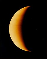 Vênus crescente. Imagem fotografada pela Pioneer Venus Orbiter.